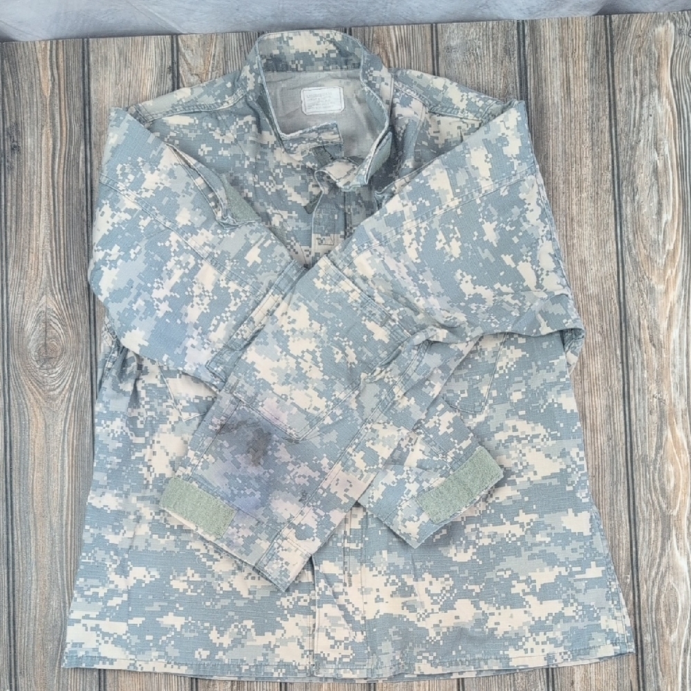 Authentic U.S. Army ACU Combat Uniform Jacket Camo - Size Large